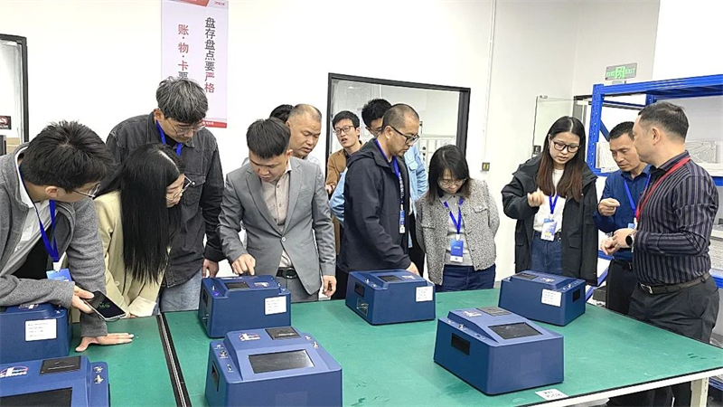 智火柴副總經(jīng)理——彭偉牽頭，組織了一場(chǎng)全方面而深入的企業(yè)參觀活動(dòng)