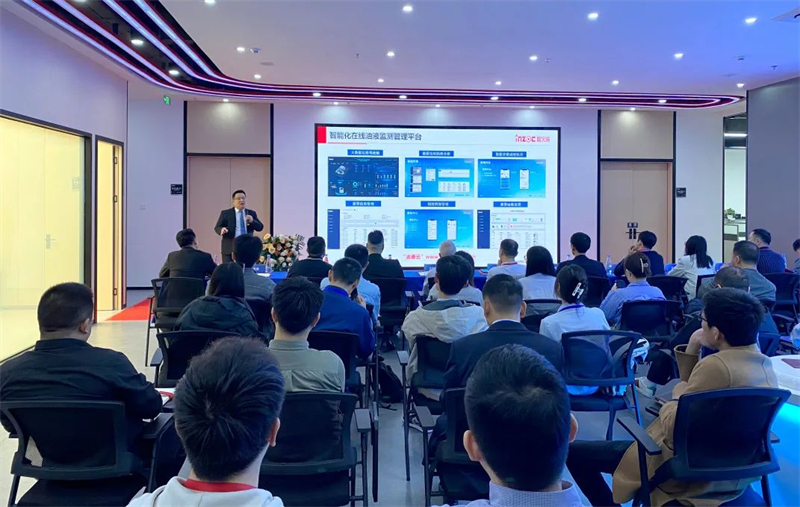 智火柴副總經(jīng)理——袁鷹在從當(dāng)前設(shè)備潤(rùn)滑面臨的突出問(wèn)題講解