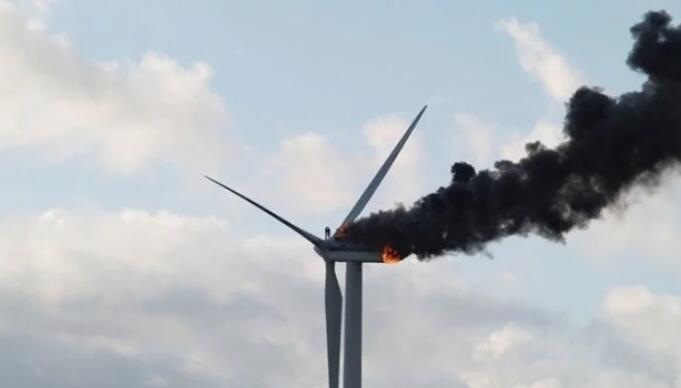 風電抗磨液壓油變黑說明油已經變質？在線監測